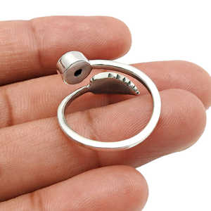 Anillo Sencillo de Plata de Ley 925 con Granate, Joyería de Plata de Ley, Anillo con Gema Roja Natural de Corte Redondo con Engaste de Bisel, Joyería Bohemia - Product Image 6