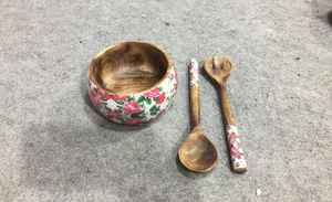 Plato Redondo de Madera Artesanal de Estilo Moderno y Lujoso, Apto para Lavavajillas |   Dimensiones: Longitud 7 Pulgadas X Ancho 7 Pulgadas X Profundidad 3 Pulgadas - Product Image 2