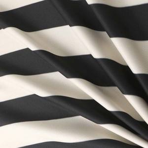 ชุดลำลองผู้ชายสำหรับฤดูใบไม้ร่วง ดีไซน์ใหม่ เสื้อยืดและกางเกงขาสั้นถัก แห้งเร็ว ผลิตจากโพลีเอสเตอร์/คอตตอน ขายส่ง ชุดออกกำลังกาย - Product Image 6