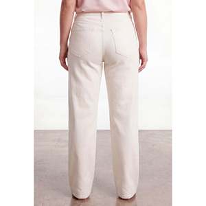 <b>Plus</b> <b>Size</b> <b>Jeans</b> with Pocket Detail, <b>White</b> - Product Image 5
