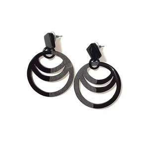 Boucles d'oreilles en corne de buffle, style ethnique traditionnel fait à la main, design de bijoux fabriqué par God Grace Craft - Product Image 2