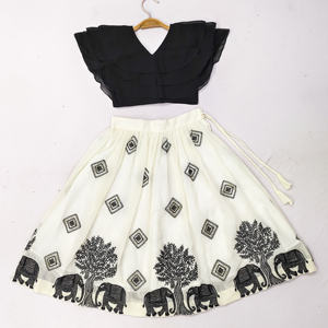 Shoryam Fashion Lehenga Choli pour filles, tenue de fête et de cérémonie, longueur ras du sol, séchage rapide, noir, ensemble contrastant, motif éléphant unique - Product Image 1