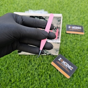 Pince à épiler d'extension de cils en acier inoxydable à pointe rose et noire à 45 degrés de haute qualité - Product Image 4