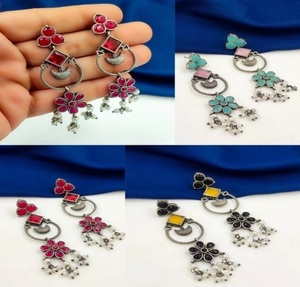 Pendientes Largos de Plata Oxidada con Flores y Piedras Multicolores, Estilo Étnico Contemporáneo Tradicional para Mujer - Product Image 1