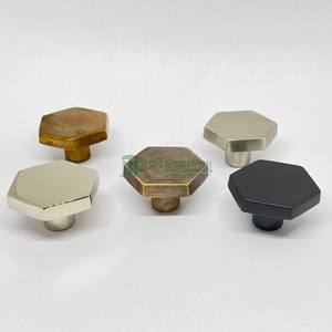 ลูกบิดทองเหลืองแบบแบนหกเหลี่ยมสำหรับตู้,มือจับแบบดึงลิ้นชักทำด้วยมือแข็งจำนวนมาก - Product Image 2