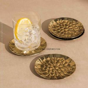 Plateau de service de nourriture martelé de forme ronde le plus vendu conception attrayante plateau de service de nourriture en laiton de grande taille fabriqué à la main en Inde - Product Image 3