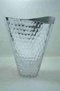 Nouveau design de vase à fleurs de haute qualité lot de deux pots en aluminium finition argentée pour la décoration de la maison salon et chambre à coucher - Product Image 2