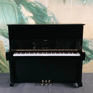 Piano Vertical KAWAI KU2B de 88 Teclas, Estilo Clásico, Tablero de Sonido de Madera Maciza, Teclado Profesional de Grado de Interpretación Japonés, Usado - Product Image 1