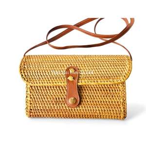 Sac à main en rotin tressé fait main avec fermeture à cordon, en matériaux naturels, tendance pour femmes, du Vietnam - Product Image 2