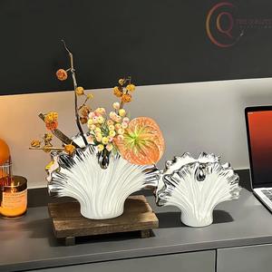 Jarrón Decorativo de Metal Hecho a Mano de Primera Calidad, Forma Única, Diseño Contemporáneo para Regalos, Decoración del Hogar, Interior de Lujo - Product Image 3