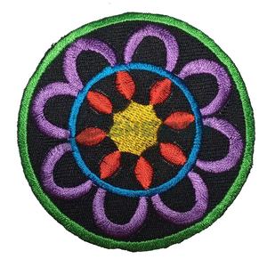 Bordado a mano, precio al por mayor, insignias de ropa de fabricante, servicio de diseño OEM promocional, insignias de bordado al por mayor - Product Image 1