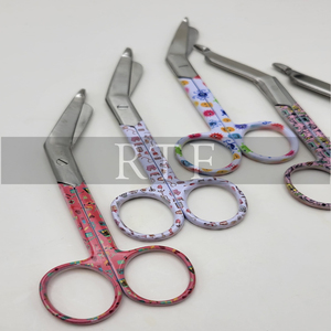 Ciseaux à bande de pansement angulaires, ciseaux médicaux pour les infirmières et les premiers secours, utilisés par les professionnels de la santé par Raw to Fine - Product Image 3