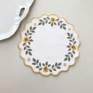 Set de napperons en lin écologique pour la décoration de table à manger minimaliste moderne avec finition texturée naturelle faite à la main - Product Image 6