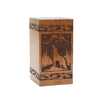 Urna de cremación de lobo para cenizas humanas, urna de caja de madera para mascotas, urna de mascota personalizada funeraria para adultos hecha a mano - Product Image 1