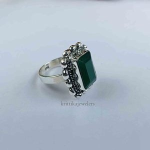 Anillo de Plata de Ley 925 de Estilo Clásico para Mujer, Anillo de Compromiso o Fiesta, con Ónice Verde Natural Sólido y Engaste de Diamantes - Product Image 4
