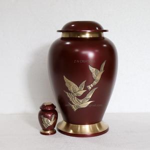 Haute qualité en gros gravé oiseaux volants en laiton adulte urne crémation urnes pour cendres humaines funérailles en laiton urnes funéraires fournitures funéraires - Product Image 2