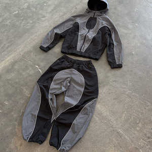 Survêtement en polyester pour hommes tissu léger respirant coupe confortable OEM ODM vente en gros directe d'usine vêtements personnalisés - Product Image 2