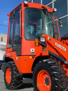 Cargadora de Ruedas Compacta Kubota R430 2020 |   Cargador Frontal 4x4 con Motor Diésel de 47.6 HP |   Cargadora Articulada de 3.5 Toneladas para Construcción - Product Image 3