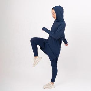 Vestido Deportivo Modesto de Manga Larga para Mujeres Musulmanas, con Capucha, Túnica Deportiva con Bolsillos, Diseñado para Entrenamientos en el Gimnasio y Fitness - Product Image 4
