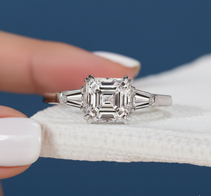 แหวนหมั้นเพชรทรง Asscher 1.94 กะรัต ชุบทอง 14K ชุบโรเดียม เพชรเลี้ยงในห้องปฏิบัติการ ระดับความสะอาด VVS2 สี F ได้รับการรับรองจาก IGI สีเหลือง/ชมพู ขายส่ง คุณภาพดี - Product Image 1