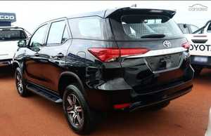 Toyota Fortuner GX SUV de 7 Plazas, Usada en Buen Estado, Equipamiento Completo, Sin Accidentes y con Garantía. Modelo 2023 - Product Image 4