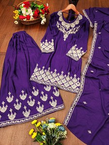 Eleva tu guardarropa étnico con la colección de trajes salwar morados de tela modal pura para fiestas de invierno y festividades Diwali. - Product Image 5