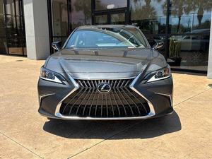 2025 asequible lLex-uss ES 300H Base - Product Image 3