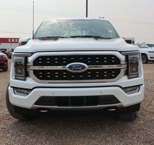 Ford F-150 XL 4WD SuperCrew 2023 con Caja de 5.5' - Product Image 1