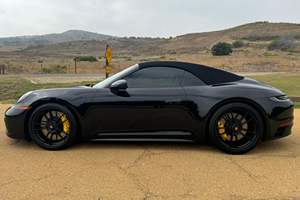 Porsche 911 Carrera GTS Cabriolet 2022, Motor de 6 Cilindros en Línea con Doble Turbo de 473 hp, Mayormente sin Modificaciones - Product Image 2