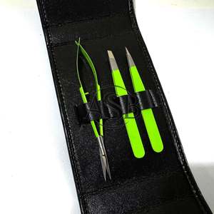 Pinzas para cejas verde claro Logotipo personalizado Pinzas para cejas con puntas puntiagudas inclinadas de acero sostenible con tijera de resorte - Product Image 5