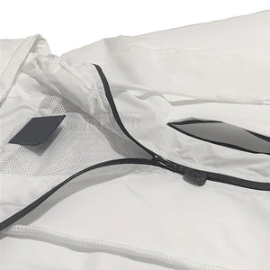 New Stock Low MOQ Windbreaker Hoodie Set Precio razonable Windbreaker Set con capucha y cuello alto - Product Image 2