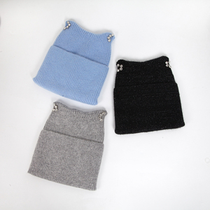 Bonnet en tricot pour femme avec strass, en acrylique, chaud, extensible, doux, à revers, tendance, scintillant, pour usage quotidien - Product Image 2