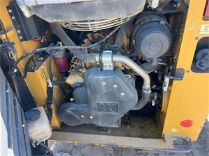 Bon état 2016 CATERPILLAR 239D Skid Steer Chargeur approuvé EPA Skid Steer avec moteur puissant très efficace - Product Image 6
