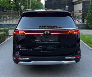 ใช้2021 Kia Carnival ลายเซ็นแรงโน้มถ่วงตัวเลือกเต็มรูปแบบ