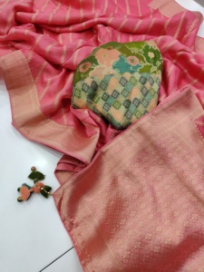 Pallu de soie crêpe de haute qualité pour les femmes Style traditionnel mariage Tussles travail lourd Zari tissage pour la fête indienne - Product Image 4