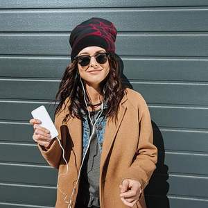 Gorro de punto Jacquard personalizado con bordado 3D estilo Y2K logotipo personalizado unisex invierno cálido gorros acrílicos - Product Image 3