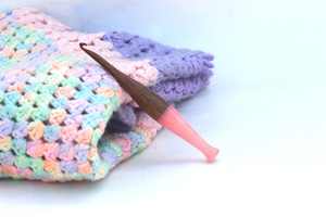 SHINE INDIA CRAFTS Crochets en bois en résine époxy faits à la main Poignée souple ergonomique 3mm/12mm Différentes tailles Couleur personnalisée - Product Image 2