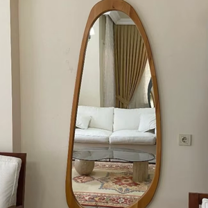 Miroir mural irrégulier en bois de hêtre artisanal, design asymétrique, écologique, art déco pour salon et entrée - Product Image 1