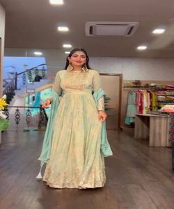 Anarkali Style Designer Broderie Femme Porter Robe de Travail Avec Dupatta Party Wear Vente en Gros Prix Textile Vêtement Alphanumero - Product Image 6