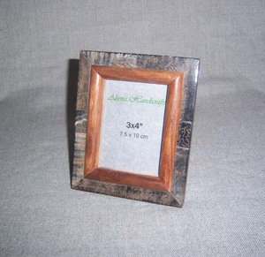 Marco de Resina de Lujo de Nuevo Diseño en Oferta con Incrustaciones de Cuerno y Hueso, Color Personalizado para Exhibición en Pared o Mesa, Marco para Fotos - Product Image 5