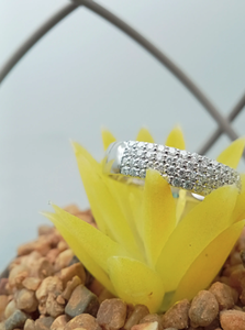 Lujoso anillo de boda personalizado 925 Plata/10K 14K 18K oro blanco VVS1 Moissanite diamante medio pavé ajuste anillo de diamante - Product Image 4