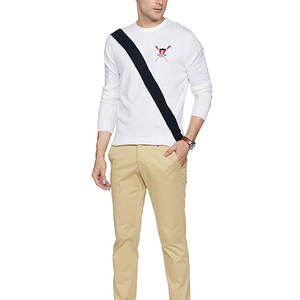 Suministro de fábrica Sudadera bordada de ajuste cómodo para hombre Jersey de cuello redondo personalizado con patrón de impresión - Product Image 3