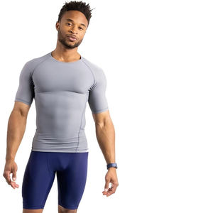 T-shirt de compression à la mode T-shirt de conception de logo de haute qualité Pakistan Made Men Shirt in Sublimation Design Men T Shirt - Product Image 3