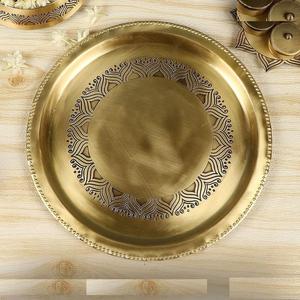 Placas inferiores de metal de gran venta con intrincados detalles artesanales perfectos para bodas, banquetes y ocasiones festivas - Product Image 6