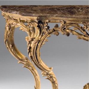 Mesa Consola de Madera de Teca Tallada a Mano de Lujo para Entrada o Sala de Estar con Acabado Desgastado con Hoja de Oro, Diseño Clásico Antiguo - Product Image 2