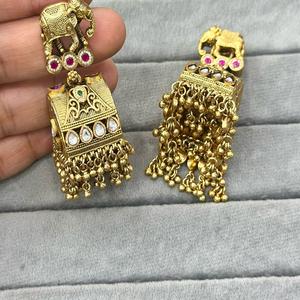 Nouveau design de qualité supérieure véritable boucles d'oreilles Kundan Rajwadi pour la collection de vêtements de fonction d'usure traditionnelle pour les femmes et les filles - Product Image 1