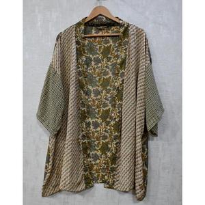 Kimono de seda floral transpirable de talla grande con cuello en V hasta la rodilla, hecho a mano en India, estampado, para otoño, ropa de dormir, chaqueta de descanso. - Product Image 1