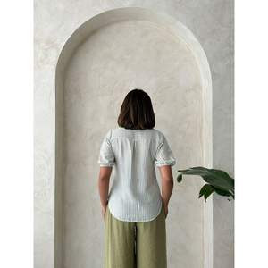 Chemisiers et chemises rayés pour femmes en gros - Product Image 6