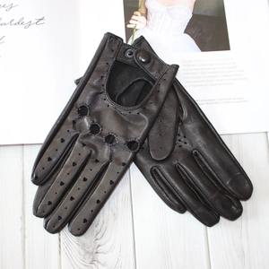 Gants de conduite d'été pour femmes avec conception de trou d'air Section mince en cuir de mouton non doublé Nouveaux gants respirants creux - Product Image 2