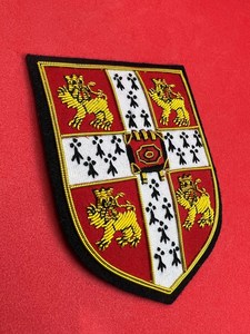 Logo de vêtements personnalisé lettre sergé tissu adhésif Merrow bordure fer bâton sur tissé broderie uniforme scolaire nom Badge - Product Image 2